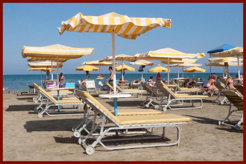 St. George Rent Rooms Larnaca Exterior foto